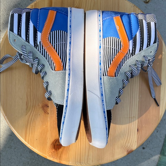 Vans Black and Gray High-Top Athletic Shoes - Picture 3 of 5